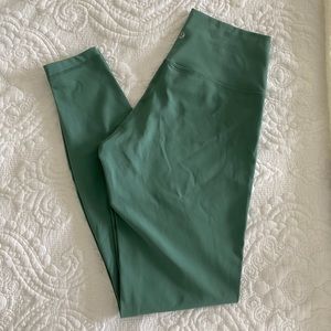Lululemon Wunder Under 28” full-on luxtreme